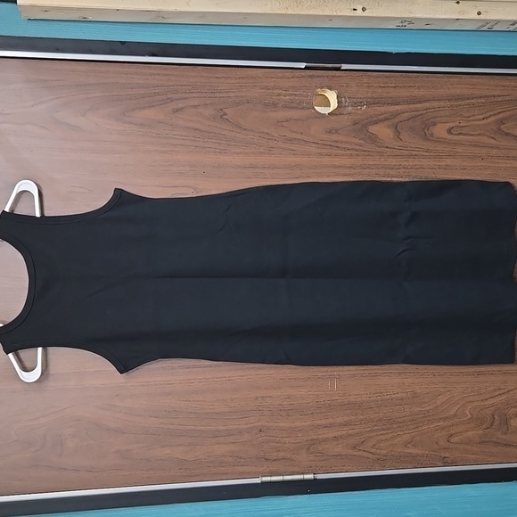 Tahari Size M Black Rib Knit Sleeveless Midi Dress - Picture 3 of 9
